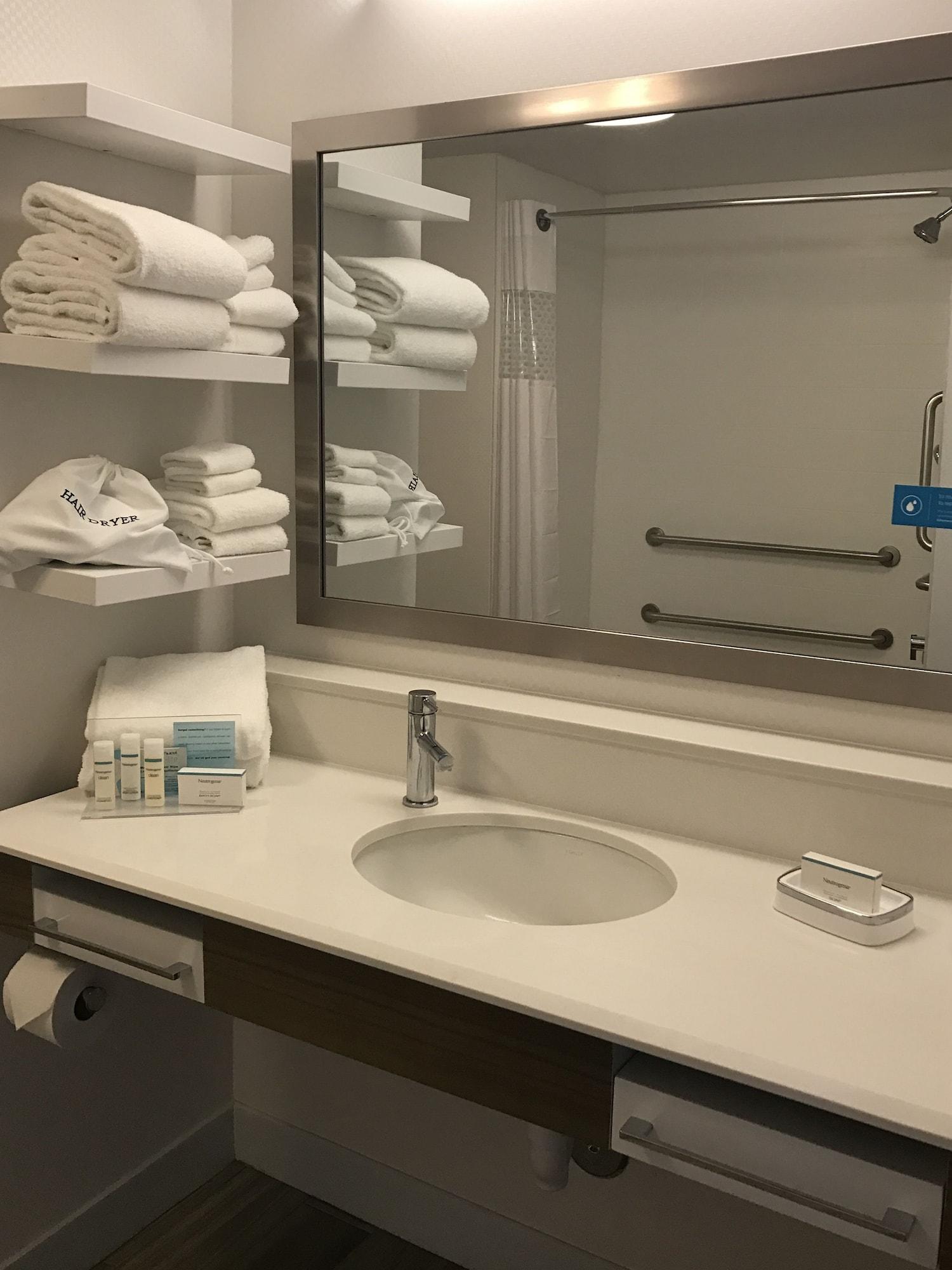 Hampton Inn By Hilton Терлок Экстерьер фото