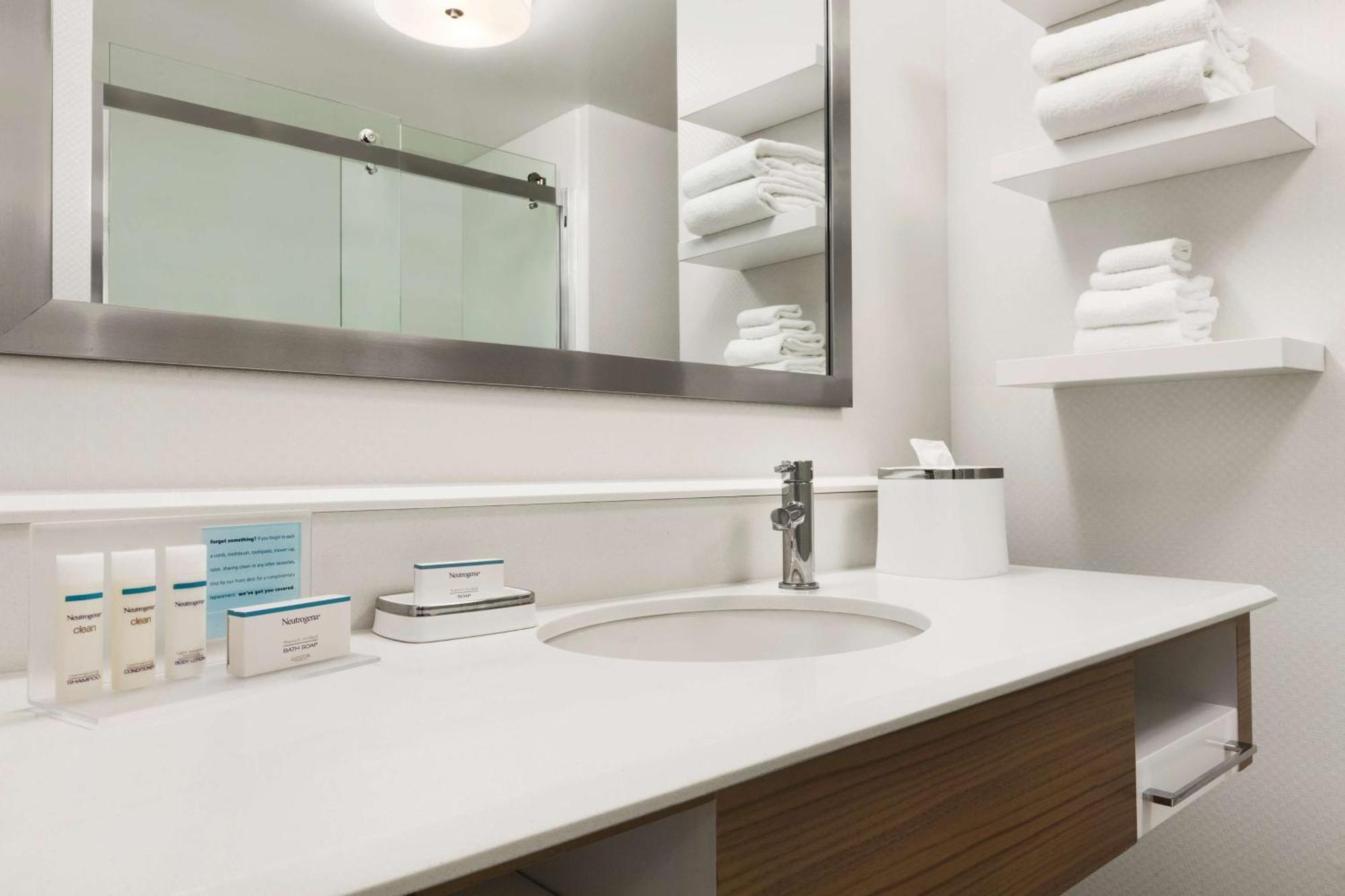 Hampton Inn By Hilton Терлок Экстерьер фото