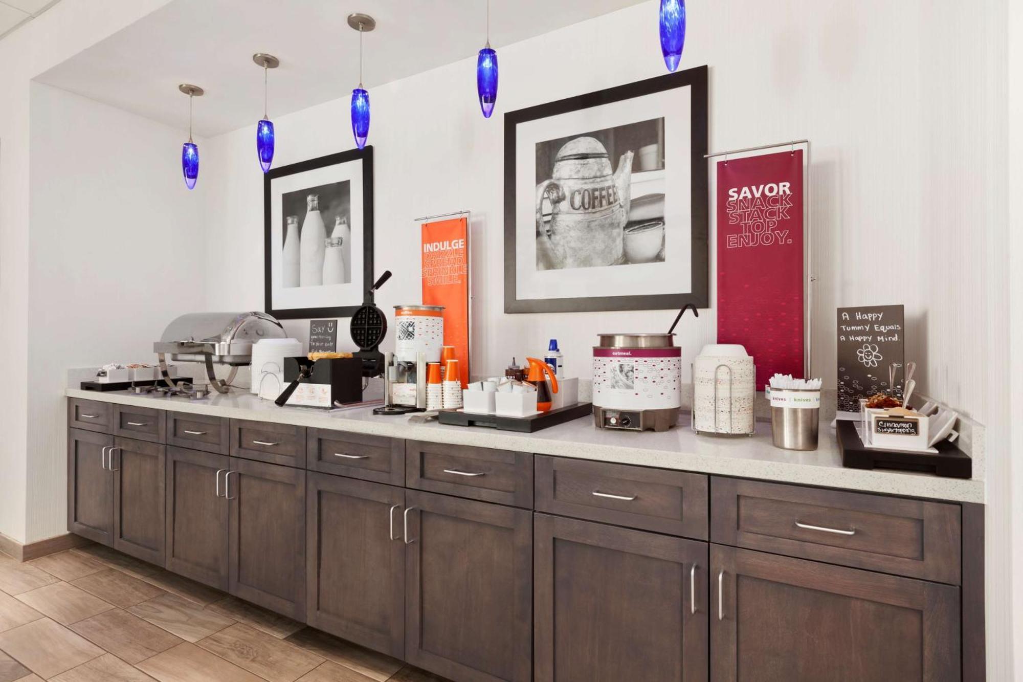 Hampton Inn By Hilton Терлок Экстерьер фото
